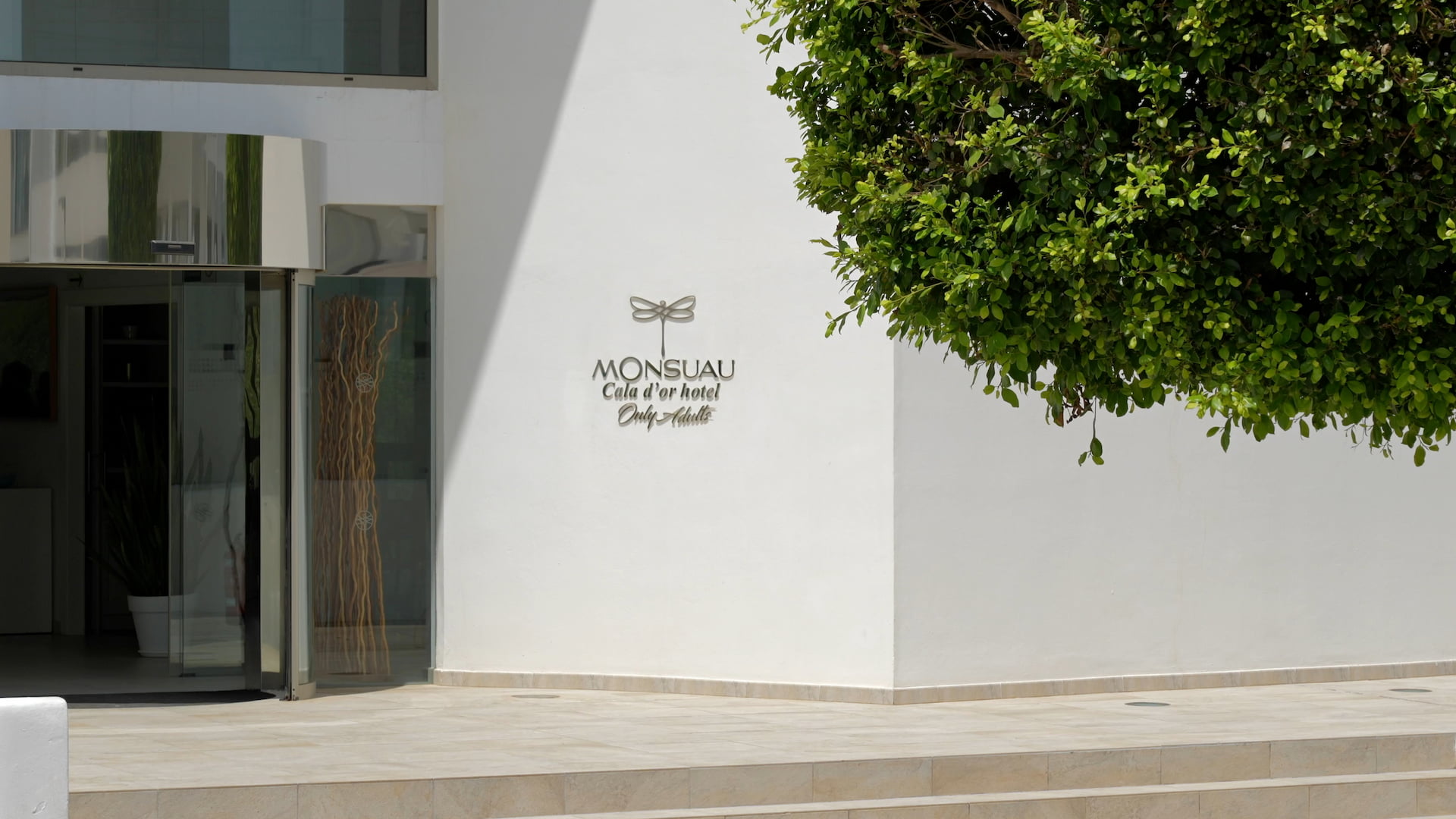 nua restaurant cover image