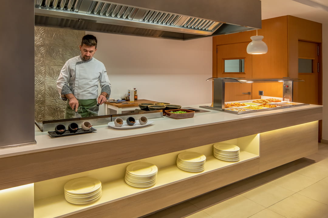 nua restaurant cover image 5