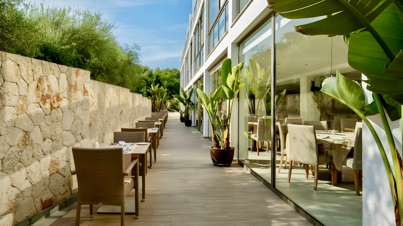 sky lounge image