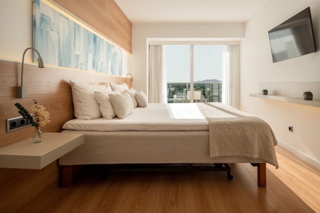 room Prime cover image 2